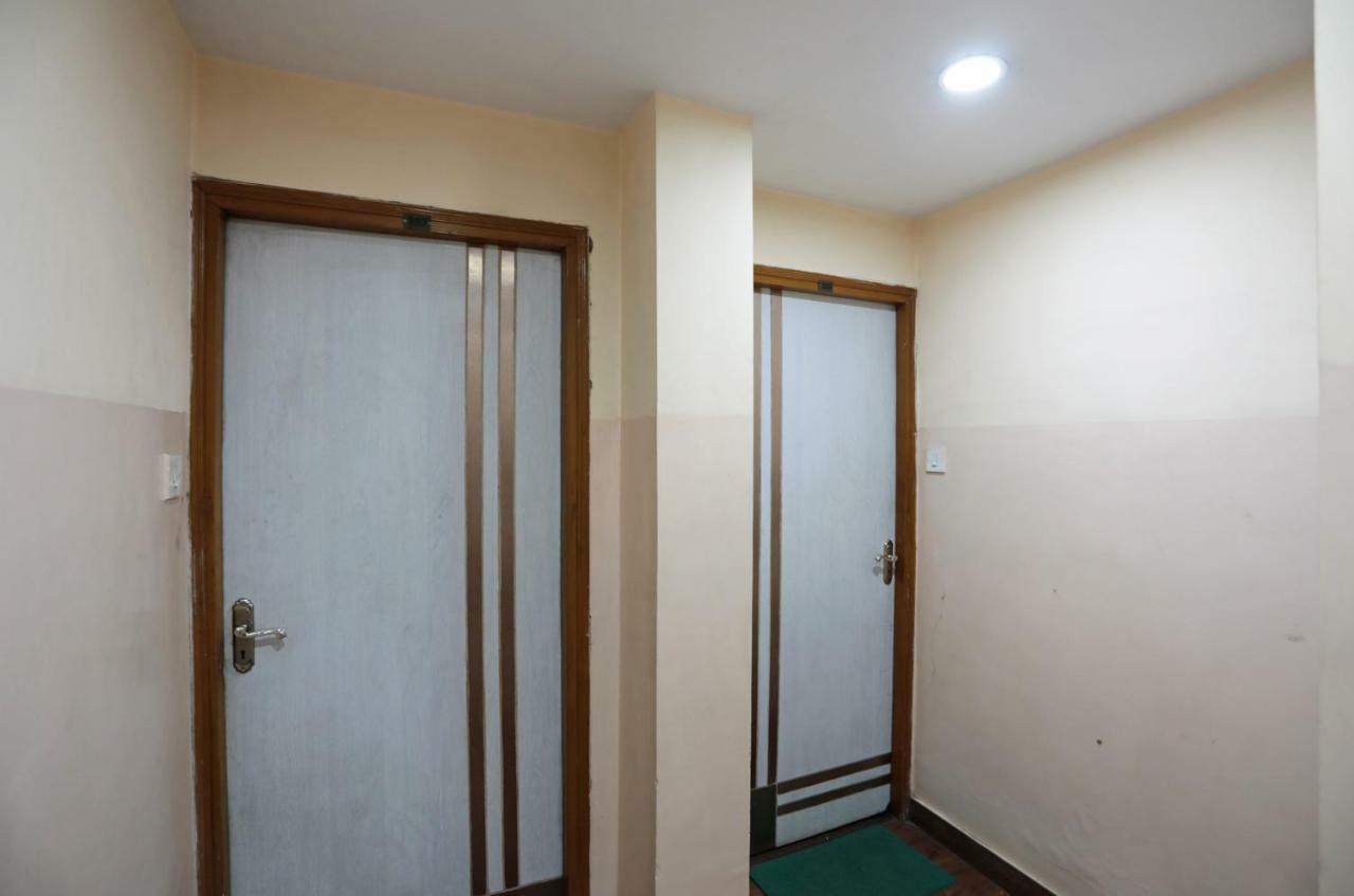 Oyo 26143 Hotel Abedin Calcutta Eksteriør billede